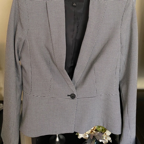 Jacket - Picture 5 of 6